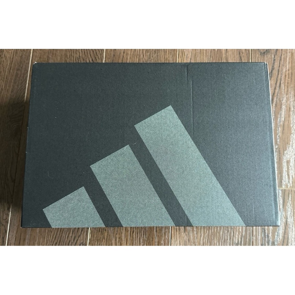 Adidas empty‎ shoe box